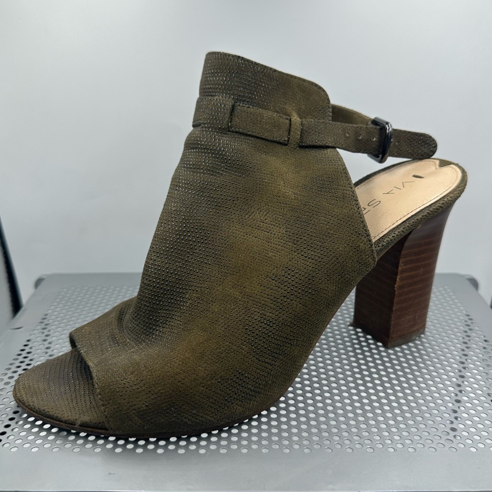 Via Spega (39,8W) Olive faux printed leather with wood heel